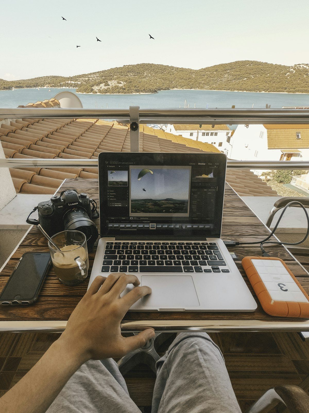 Is It Risky to Quit Your Job for Freelancing?